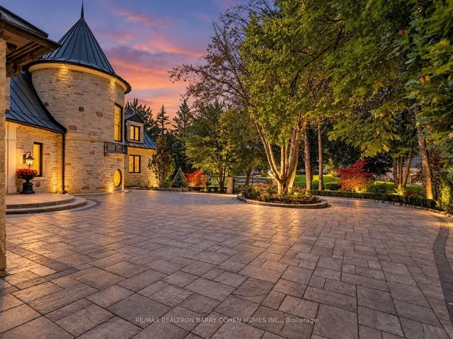 25 Tudor Gate, Toronto 2