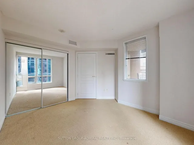 100 Hayden St #812, Toronto 2