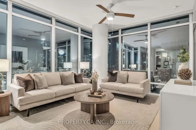 488 University Ave #3002, Toronto 5