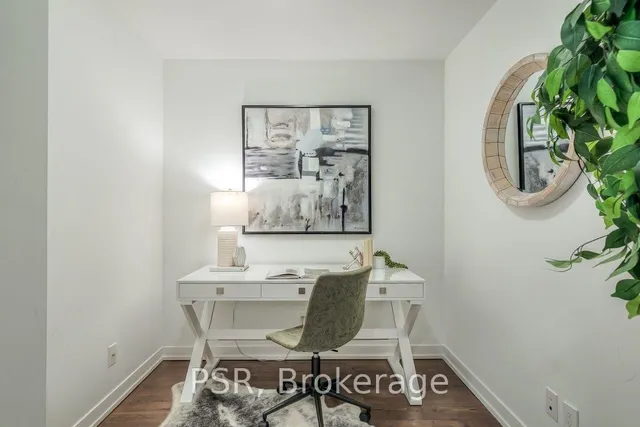223 St Clair Ave #605, Toronto 3