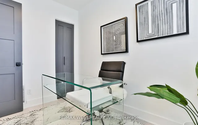 734 Shaw St, Toronto