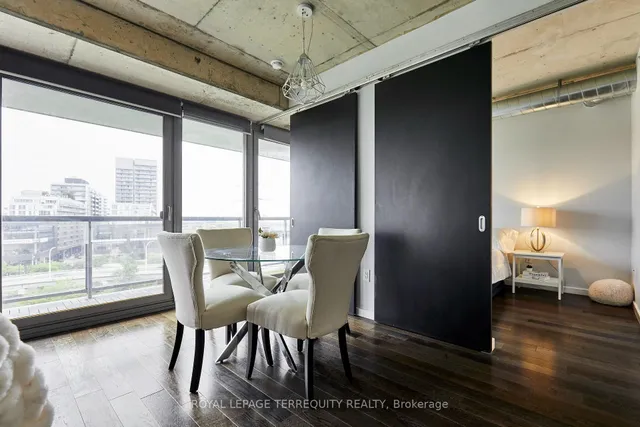 32 Trolley Cres #702, Toronto 5