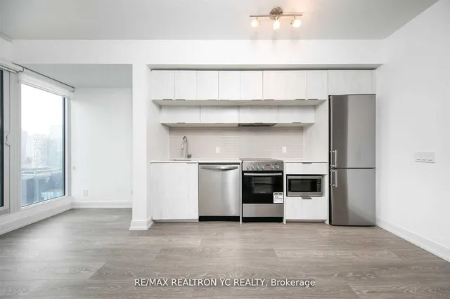 181 Dundas St #4007, Toronto 2