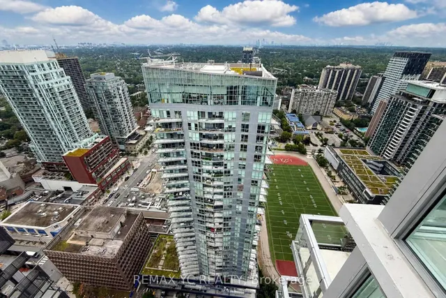 39 Roehampton Ave #3708, Toronto 4