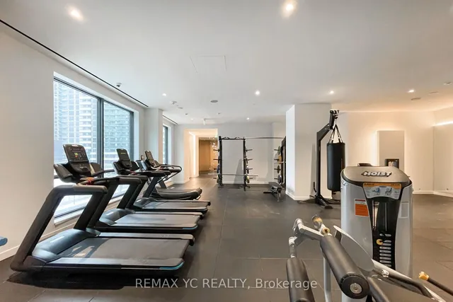39 Roehampton Ave #3708, Toronto 5