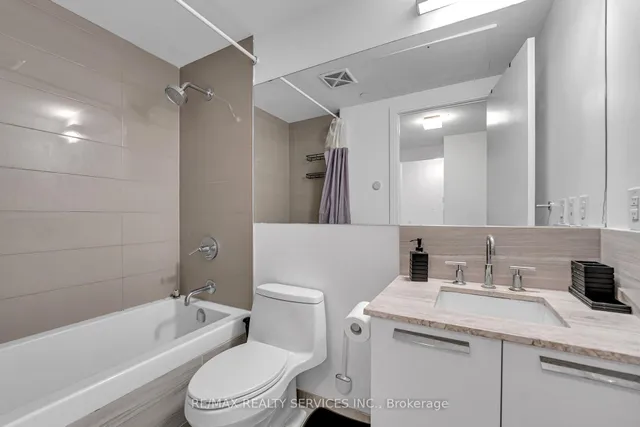 50 Charles St #711, Toronto 5