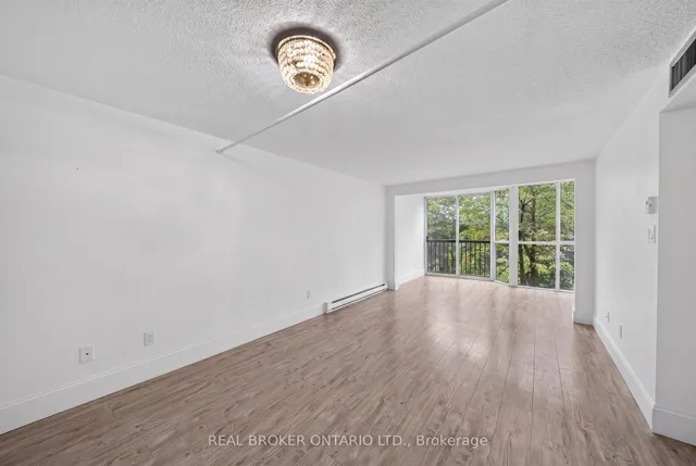 5795 Yonge St #312, Toronto 3