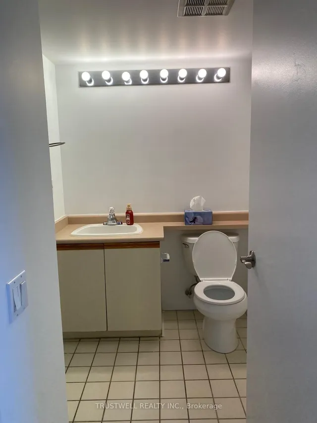 21 Overlea Blvd #1107, Toronto 5