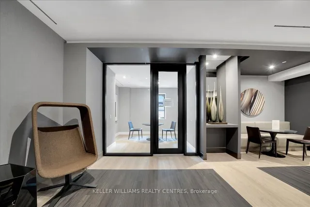 8 Cumberland St #2606, Toronto 5