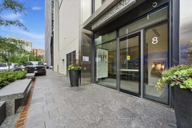 8 Cumberland St #2606, Toronto 2