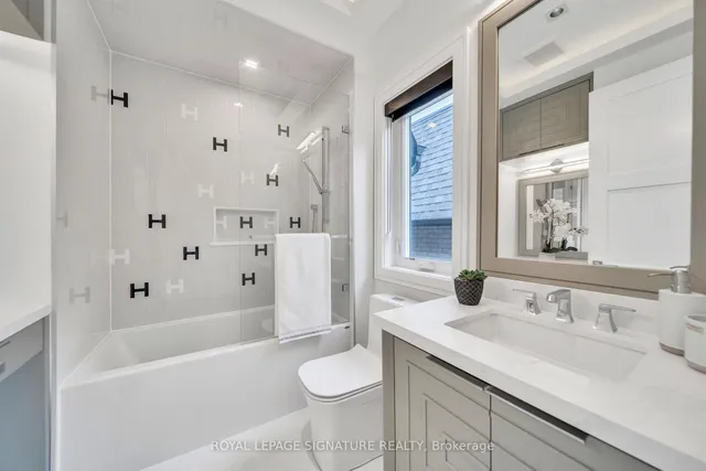 658 Bedford Pk Ave, Toronto 5
