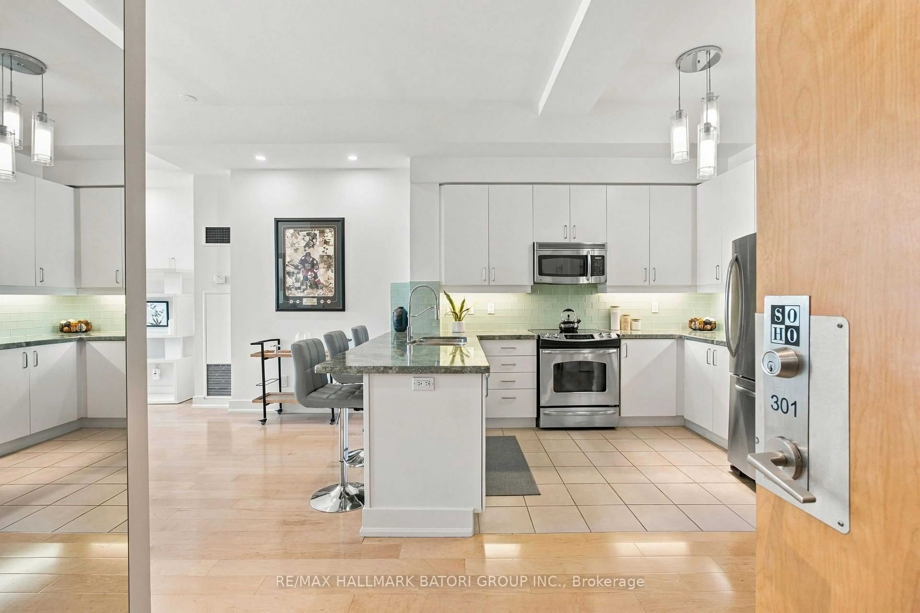 trreb/IMG-C13868440_0ab6bd3b-879c-46f9-b086-4ac29da3a0c1-l.jpg