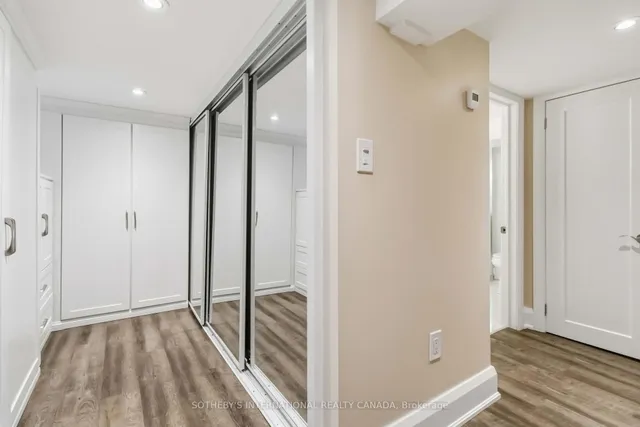 25 Cortland Ave, Toronto 5