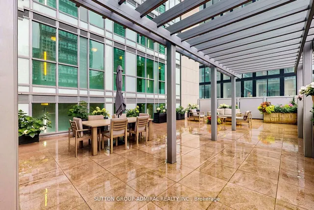 220 George St #304, Toronto 5
