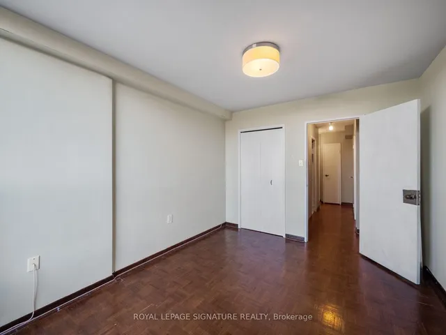 130 Neptune Dr #404, Toronto 3