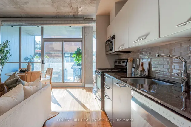60 Bathurst St #415, Toronto 2