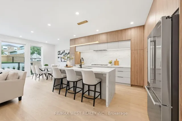77 Alameda Ave, Toronto 5