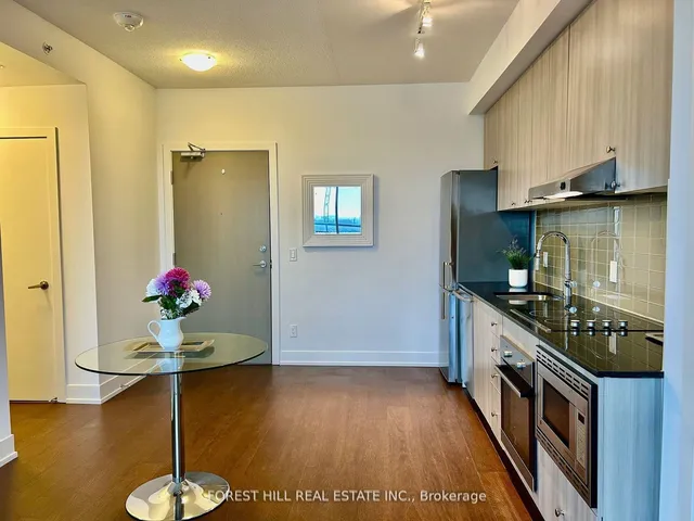 7 Kenaston Garden #716, Toronto 3
