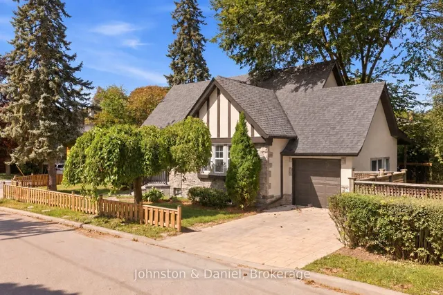 169 Glen Cedar Rd, Toronto 3