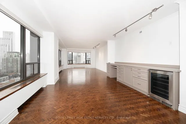 175 Cumberland St #1111, Toronto 4