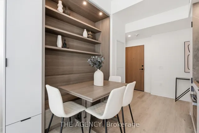 55 Charles St #1001, Toronto 4