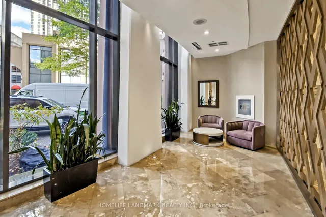 15 Northtown Way #220, Toronto 5
