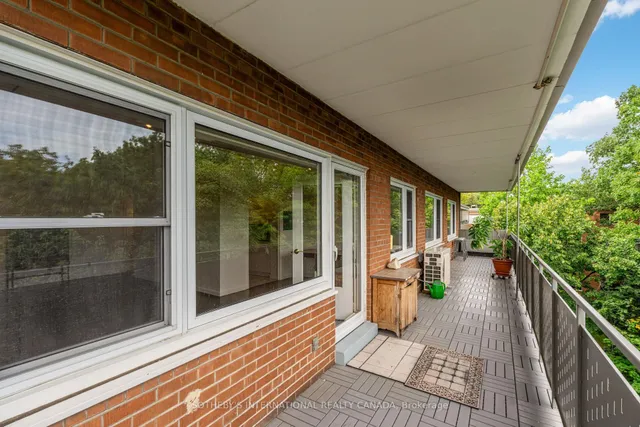 21 Dale Ave #945, Toronto 2