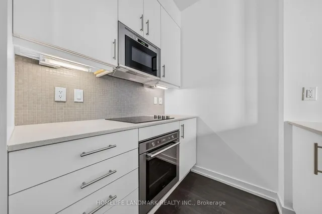 297 College St #705, Toronto 5
