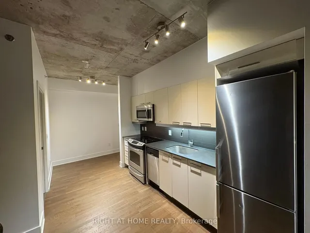 90 Trinity St #602, Toronto 5