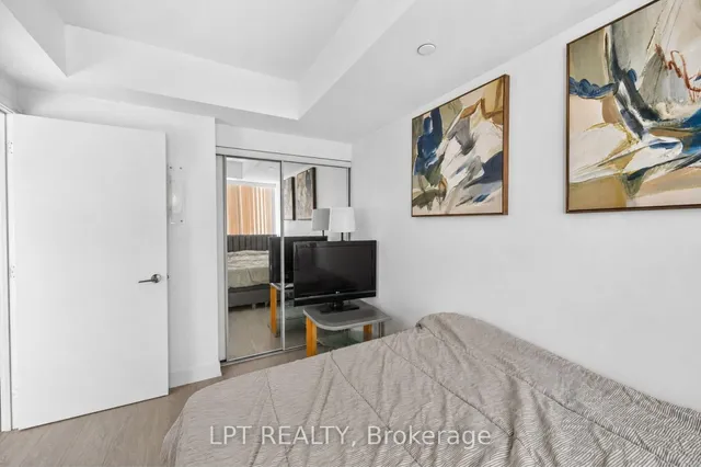 181 Dundas St #807, Toronto 2