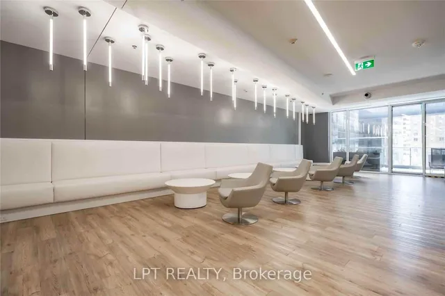 181 Dundas St #807, Toronto 5