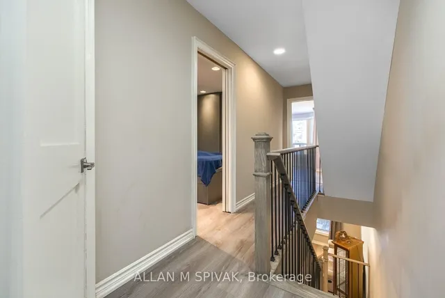 442 Crawford St, Toronto 4
