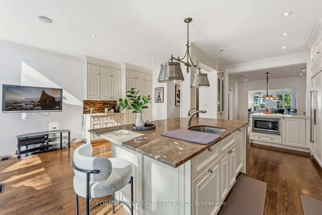 45 Heath St, Toronto 3