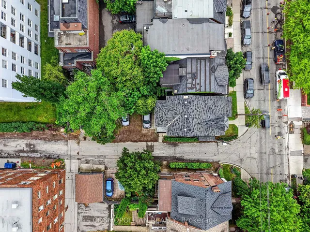 380 Spadina Rd, Toronto 3