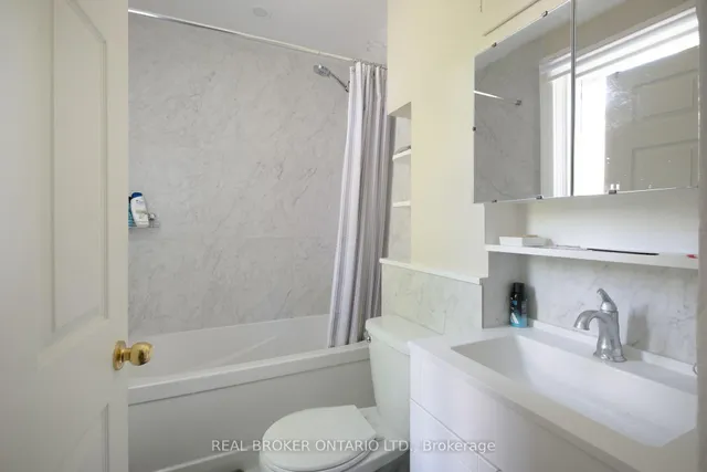 33 Atlas Ave, Toronto 5