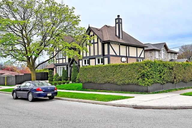 39 Prattley Dr, Toronto 4
