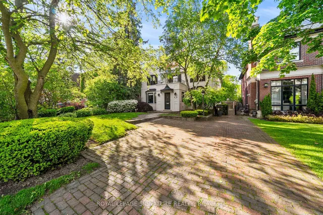 230 Strathallan Wood, Toronto 4