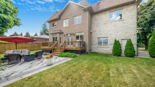 1 Tally Lane, Toronto 5