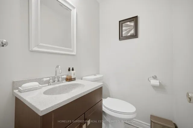 334 Woodsworth Rd, Toronto 3