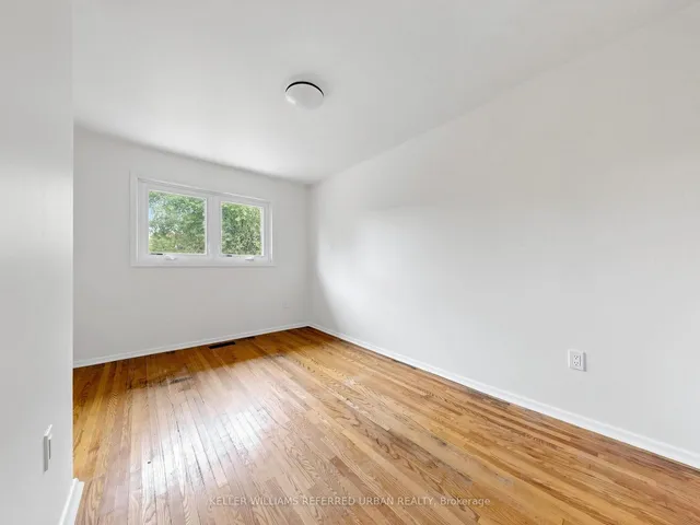 82 Crossbow Cres, Toronto 5