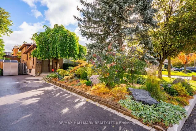 27 Pinebrook Ave, Toronto 2