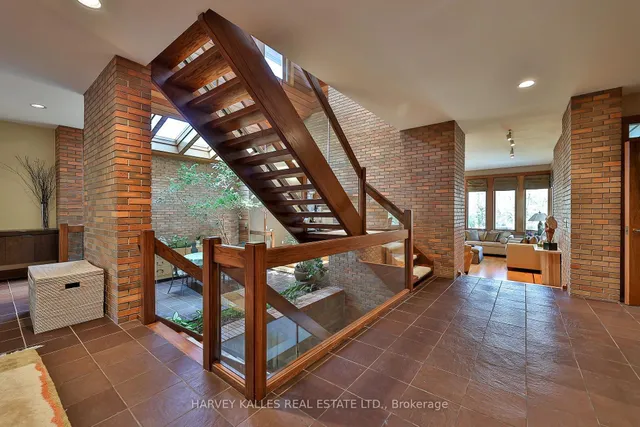 223 Hillhurst Blvd, Toronto 5