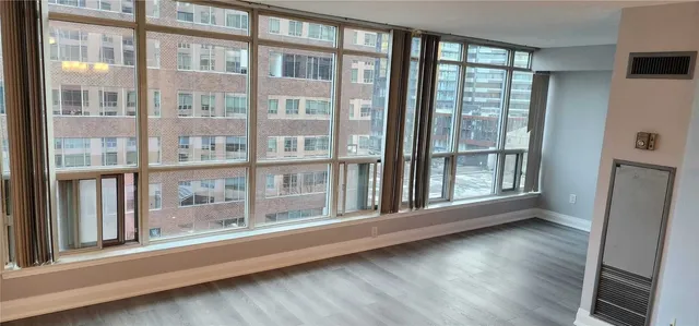 Additional property image - 942 Yonge St Unit 703