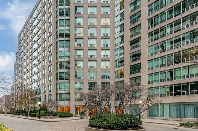 Additional property image - 942 Yonge St Unit 703