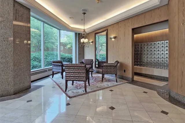 Additional property image - 942 Yonge St Unit 703