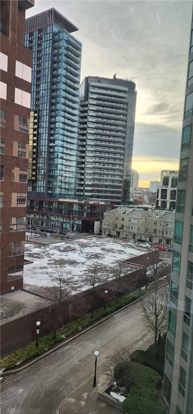 Additional property image - 942 Yonge St Unit 703