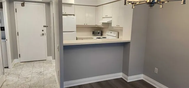 Additional property image - 942 Yonge St Unit 703