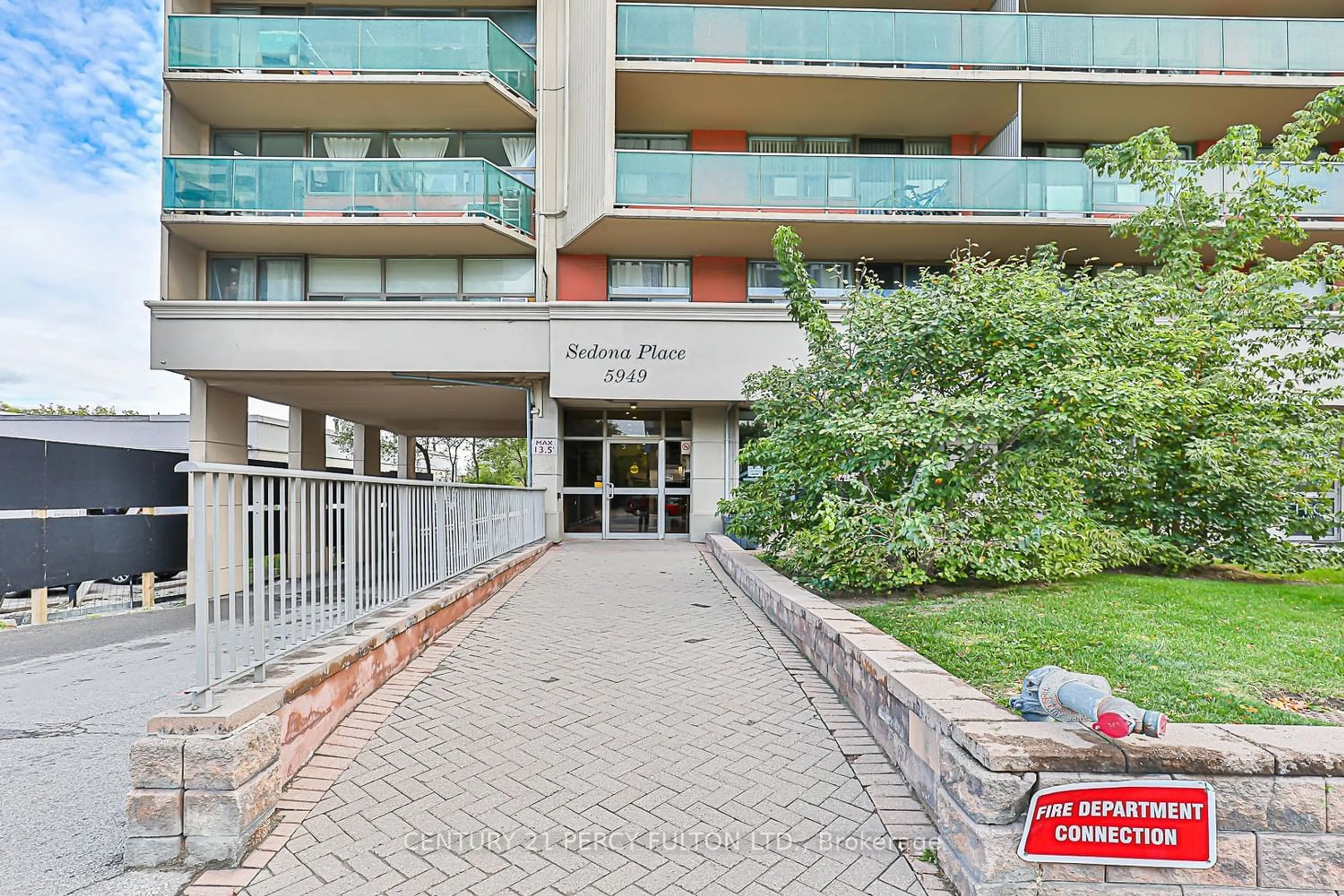 A pic from exterior of the house or condo for 5949 Yonge St #1601, Toronto Ontario M2M 3V8