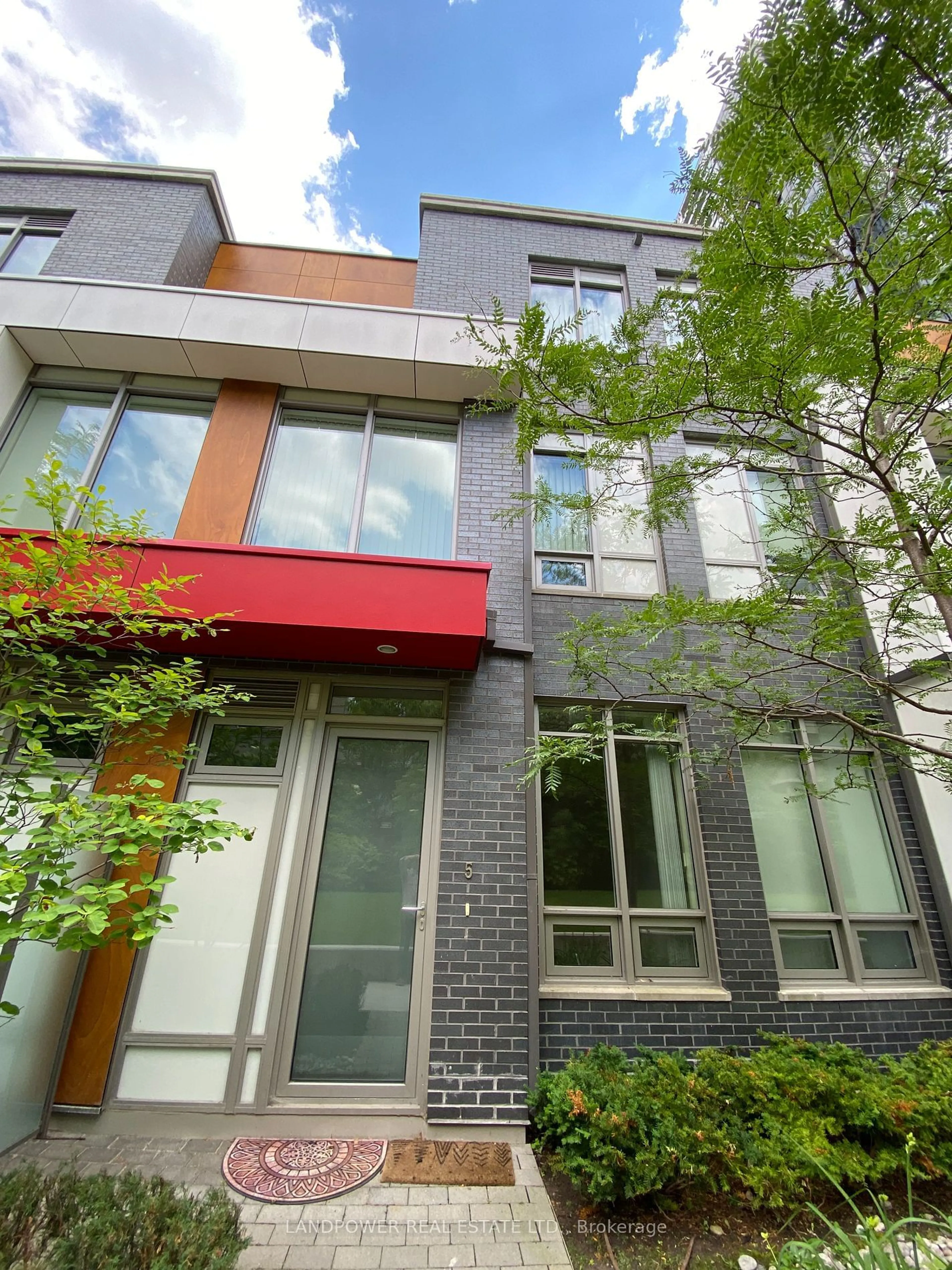 A pic from exterior of the house or condo for 88 Sheppard Ave #Th 5, Toronto Ontario M2N 6Y2