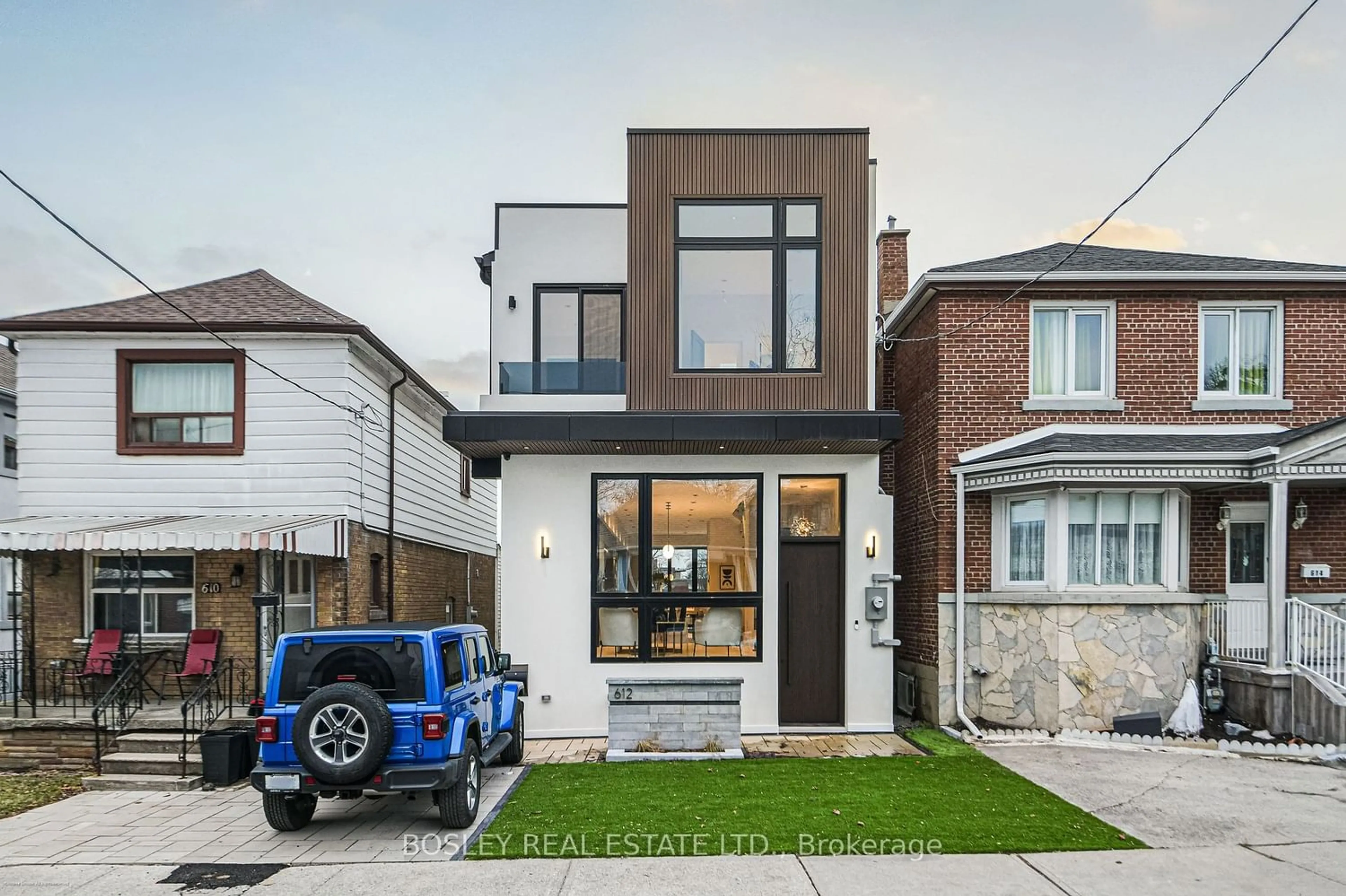 Frontside or backside of a home for 612 Winona Dr, Toronto Ontario M6C 3V4